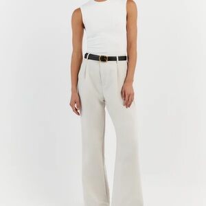 ROMY OFF WHITE SLEEVELESS TOP